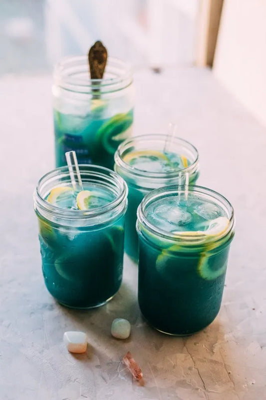 LIMONADA DE JENGIBRE CON ESPIRULINA AZUL Y CBD